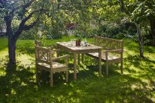 Klassische Gartensitzgruppe aus Holz im dänischen Design - SKAGEN von Skagerak
