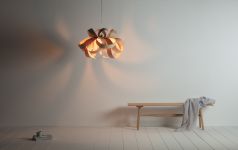 Designer Hängeleuchte in Esche von Tom Raffield - SKIPPER Large