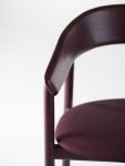 Detail Armlehnstuhl aus Holz gepolstert - JANU DINING CHAIR WITH ARMRESTS von Insan