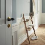 moderne Garderobenmöbel mit Leiterregel aus Eiche - REPO KONSOLBORD von Roon & Rahn