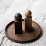 Gefertigt werden die Gewürzmühlen TWIST von applicata aus FSC-zertifiziertem Eichenholz Gewürzmühle aus Eiche mit Keramikmahlwerk - Die Twist von applicata