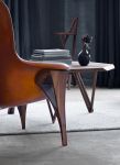 Der Couchtisch SOFABORD aus Nussbaumholz von Noyer erweist sich im zeitlos schönen Holzdesign als echter Blickfang  Noyer SOFABORD - Designer Couchtisch aus Holz in Nussbaum