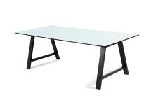 Design Esstisch aus Holz in Eiche schwarz lackiert / hellblau - T1 von Andersen Furniture