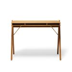Vorderansicht des hochwertiges Schreibtisches FIELD DESK von We Do Wood Moderner Schreibtisch aus Holz in Eiche - FIELD DESK von We Do Wood