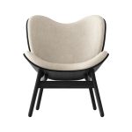 Lounge Sessel in Eiche schwarz mit White Sands Bezug - A CONVERSATION PIECE LOW LOUNGE CHAIR von UMAGE