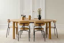 Runder Esstisch aus Holz ausgezogen - Der Comfort Circle Dining Table von Umage