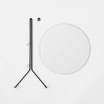 Design Wandspiegel mit Aufhaengung in schwarz - Wall Mirror von Moebe