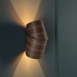 NEAP WALL LIGHT von Tom Raffield - elegante Wandleuchte aus Holz 