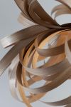Pendelleuchte aus Holzfurnier Streifen von Tom Raffield