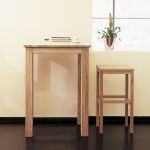 Moderner Barhocker CASA aus Holz in Eiche von Kan Kurtz mit Querstreben für einen hohen Sitzkomfort CASA von Jan Kurtz - Barhocker aus Holz in Eiche mit Querstreben