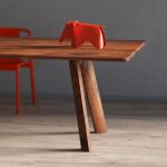 vitamin design LARGUS - Esszimmertisch aus Holz in amerikanischer Nussbaum