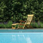 Gut durchdachte Details, nachhaltige Materialien und eine hochwertige Verarbeitung kennzeichnen den Deckchair VICTORIA von Traditional Teak VICTORIA von Traditional Teak Deckchair