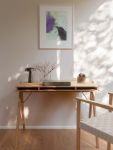 Modernes Home Office Setting mit dem modernen Schreibtisch FIELD DESK aus Holz von We Do Wood Schreibtisch modern aus Holz - FIELD DESK von We Do Wood