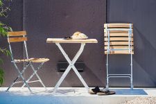 Balkon Klappstuhl aus Holz und Metall - LUCCA von Jan Kurtz