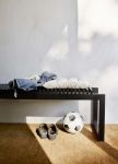 Die 120 cm lange Sitzbank CUTTER BENCH bietet eine perfekte Sitzgelegenheit für entspannte Verschnaufpausen Sitzbank aus Holz in 120 cm Eiche schwarz lackiert - CUTTER BENCH von Skagerak
