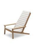 Stilvoller Teak Deckchair BETWEEN LINES von Skagerak mit passender Auflage in Weiß Teak Deckchair mit Auflage in White - BETWEEN LINES von Skagerak