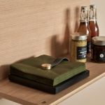 Serviettenhalter aus Eichenholz in schwarz - NAPKIN HOLDER von Andersen Furniture 
