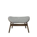 Fußhocker für Lounge Sessel aus Holz in Eiche dunkel mit Sterling Bezug - A CONVERSATION PIECE von UMAGE