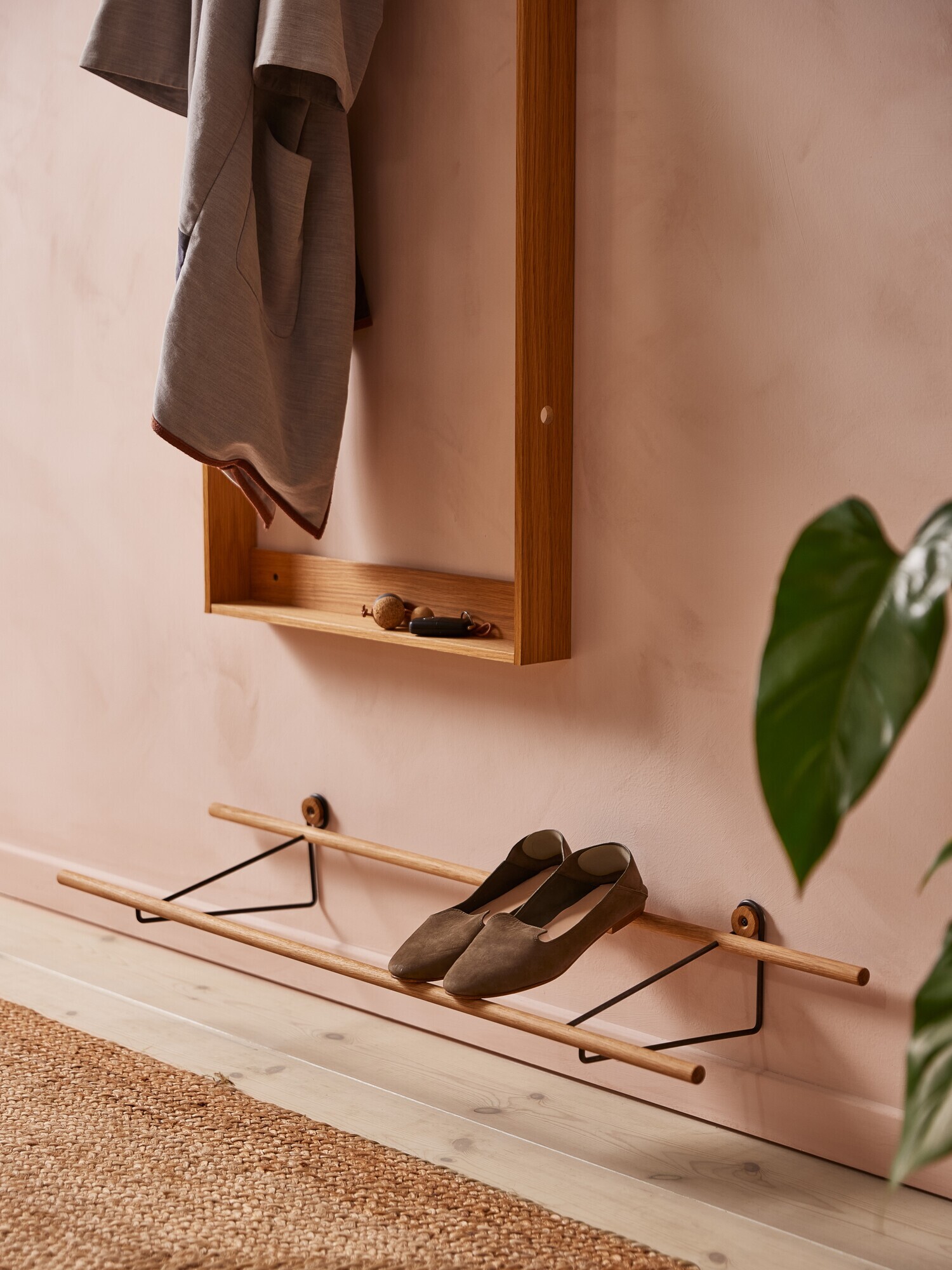 https://www.holzdesignpur.de/media/image/7d/a3/6f/Schuhregal-Holz-Eiche-Shoe-Rack-We-Do-Wood.jpg