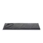 Das dunkelgraue Sitzkissen der GEORG BENCH von Skagerak ist aus einer Kombination von 90% Wolle und 10% Nylon gewebt und dadurch besonders abriebfest Skagerak GEORG BENCH - Designer Holzbank mit Sitzbezug aus Wolle in dunkelgrau