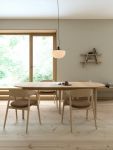 Der Designer Stuhl AC2 von Andersen Furniture in einem Esszimmer Setting Designer Esszimmerstuhl mit Armlehnen - AC2 CHAIR Andersen Furniture