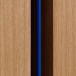 MOEBE - SHELVING SYSTEM CABINET in Eiche geölt / Blau