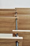 Regalsystem SHELVING SYSTEM von Moebe von unten Regalsystem aus Holz von unten - SHELVING SYSTEM von Moebe