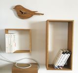 Moderne VogelUhr aus Eichenholz von Raumgestalt als stilvolles Wohnaccessoire und ausgefallene Geschenkidee Wanduhr in Form eines Vogels aus Holz - VogelUhr von Raumgestalt