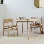 Runde Esszimmertisch ACCENT DINING TABLE von Mater in Eiche natur ACCENT DINING TABLE von Mater - Esszimmertisch rund in Eiche natur