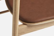 Esstischstuhl gepolstert mit Lederbezug in Cognac SOMA Dining Chair von WOUD