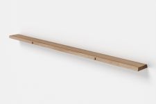 Bilderleiste GALLERY SHELF in Eiche natur von Moebe (115 x 8 cm) Bilderleiste aus Holz in Eiche natur lang - GALLERY SHELF von Moebe