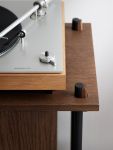 Sideboard im modernen Design im Detail - Das Shelving System von Moebe