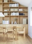Form & Refine Blueprint Holzstuhl stapelbar im minimalistischen Design aus Eichenholz