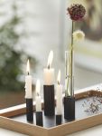 Ob Frühling, Sommer, Herbst oder Winter: Das CANDLE TRAY von The Oak Men lässt sich saisonal dekorieren und setzt so das ganze Jahr über schöne Akzente im eigenen Zuhause The Oak Men - CANDLE TRAY Kerzenhalter Tablett in Eiche