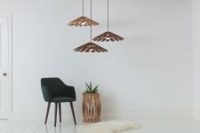 Ausgefallene Pendelleuchte QUILL 550 PENDANT von Tom Raffield aus Holzfurnier in Eiche oder Walnuss Ausgefallene Pendelleuchte aus Holzfurnier in Eiche oder Walnuss - QUILL 550 PENDANT von Tom Raffield