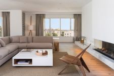 Die Designer Wandleuchte LUCA LEAN aus Eichenholz von maigrau setzt stilvoll Akzente - Copyright @Negre Studio maigrau - LUCA LEAN Designer Wandleuchte aus Eichenholz