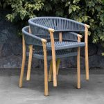 Dank des gut durchdachten Design lässt sich der Gartenstuhl MARCELLA DINING CHAIR von Traditional Teak übereinander stapeln und platzsparend verstauen  Stapelbarer Gartenstuhl aus Teak mit Geflecht MARCELLA DINING CHAIR von Traditional Teak