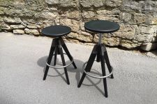 Barhocker in Eiche, schwarz gebeizt mit Edelstahl - ARKI-STOOL von Pedrali 