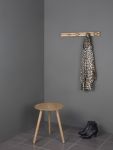 Design Garderobe TRACK in Eiche natur mit vier Halen TRACK von applicata - Design Garderobe in Eiche natur mit vier Haken