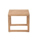 Gestell und Sitzfläche des Outdoor Beistelltisch MAXIMA SIDE TABLE von Traditional Teak bestehen aus FSC-zertifiziertem Teakholz Teak Beistelltisch für Outdoor in der Seitenansicht MAXIMA SIDE TABLE von Traditional Teak