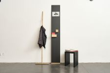 Magnetwand in schwarz mit Holzboxen KARTENWAND von Raumgestalt 