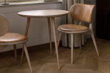 Runder Bistrotisch ACCENT CAFÈ TABLE aus Holz in dänischem Design von Mater Runder Bistrotisch aus Holz 70 cm in dänsichem Design - ACCENT CAFE TABLE von Mater