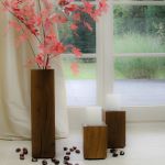 Individuell gestaltbare Bodenvase COLUMN aus Holz in Eiche von uccellino uccellino - COLUMN eckige Bodenvase aus Holz in Eiche