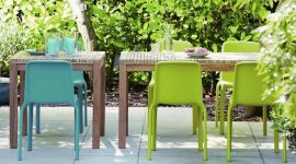 Holztisch SAMOA von JanKurtz Möbel in zwei verschiedenen Größen Holztisch SAMOA von JanKurtz Möbel für den Garten