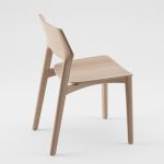 Stuhl aus Holz massiv in Eiche weisspigmentiert geoelt - Fin Chair von Artisan