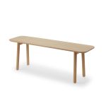 Schlichte Design Sitzbank HVEN von Skagerak in Eiche natur HVEN von Skagerak - Design-Sitzbank aus Holz