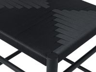 Nahaufnahme: Sitzfläche vom schwarzen Shaker Stuhl F CHAIR Detailansicht der Sitzfläche vom Shaker Stuhl von Brdr. Krüger - F CHAIR