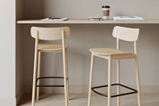 Barstuhl aus Holz mit Lehne SOMA BAR STOOL von WOUD