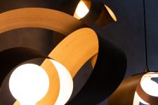 Tom Raffield - Verso Pendant ausgefallene Haengelampe in Eiche in verschiedene Groessen - Detail