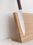 Die Oberfläche des magnetischen Messerblocks HOLD MY KNIFE TABLE von Rio Lindo ist mit lebensmittelechtem Öl behandelt und so vor Flecken geschützt magnetischer Messerblock aus Holz HOLD MY KNIFE TABLE von Rio Lindo